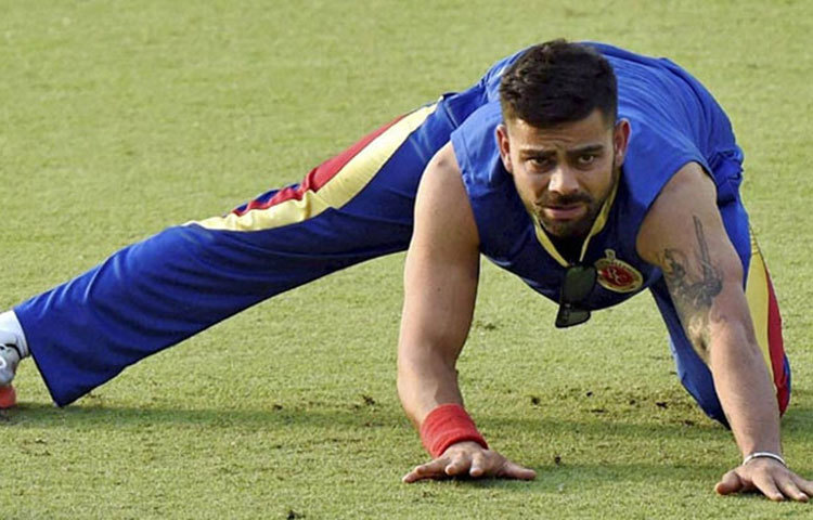 ‘নিজেকে ফিট করে তুলতে তুলতে আমরা কিন্তু মানসিক দিক থেকেও দৃঢ় হতে শুরু করি। শরীর চর্চা আপনাকে মানসিক দিক থেকেও আগের তুলনায় ফিট করে তুলবে। শুধু ক্রিকেট বা অন্য খেলার সঙ্গে যুক্ত থাকলেই ফিট থাকতে হয় এমন ভাবনা ভুলে যান। যে কোনো কাজের ক্ষেত্রেই ফিটনেস আলাদা এনার্জি দিতে পারে।’