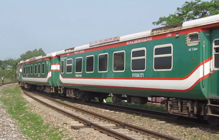 আগের মতোই একজন যাত্রী অ্যাপের মাধ্যমে সর্বোচ্চ চারটি টিকিট নিতে পারবেন। এছাড়া অ্যাপ থেকে নির্দিষ্ট গন্তব্যের ভাড়া, টিকিট প্রাপ্যতা, ট্রেন রুট, সময়সূচি, ট্রেনভিত্তিক বিরতি স্টেশনসমূহের নাম ও সময়সূচি, জার্নি হিস্ট্রি, কোচ ভিউ, সিট পছন্দ করা যাবে।