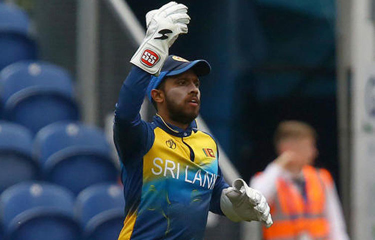 জেপি ডুমিনি (২০১৫): গত বিশ্বকাপে সিডনির কোয়ার্টার ফাইনালে শ্রীলঙ্কার বিরুদ্ধে হ্যাটট্রিক করেন দক্ষিণ আফ্রিকার এই স্পিনার অলরাউন্ডার। ৩৩তম ওভারের শেষ বলে ম্যাথিউজ এবং ৩৫তম ওভারের প্রথম দুই বলে কুলশেখরা এবং থারিন্দু কৌশলকে আউট করে হ্যাটট্রিক পূর্ণ করেন তিনি। ন’উইকেটে শ্রীলঙ্কাকে উড়িয়ে ম্যাচ জেতে প্রোটিয়ারা।