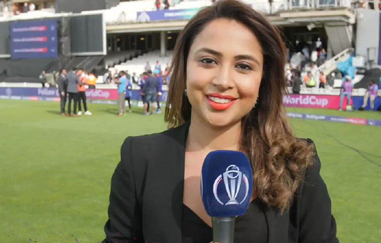 বেড়াতে ভালোবাসেন খুবই। কাজের সূত্রে যদিও তার সুযোগও চলে আসে প্রায়ই।