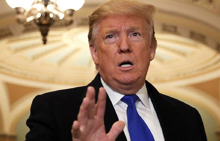 কিন্তু ১৯৮৬ সালে ক্রসবির মৃত্যু হয়। ফলে হোটেলটি বানানোর দায়িত্ব হাতবদলে আসে তৎকালীন নামজাদা ব্যবসায়ী ডোনাল্ড ট্রাম্পের কাছে। পুরো মালিকানা যদিও তার ছিল না। ওই প্রজেক্টের আরও কয়েক জন শেয়ার হোল্ডার ছিলেন।