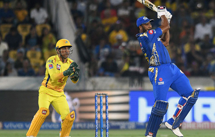 চেন্নাইয়ের হয়ে চার নম্বরে খেলতে আসা অম্বাতী রায়ুডুর দায়িত্ব ছিল অনেকটাই বেশি, কিন্তু রায়ুডু পারলেন না। অন্যদিকে মুম্বইয়ের কিয়েরন পোলার্ড কিন্তু ছয় নম্বরে খেলতে নেমে ২৫ বলে ৪১ করে এগিয়ে দিয়েছিলেন দলকে।