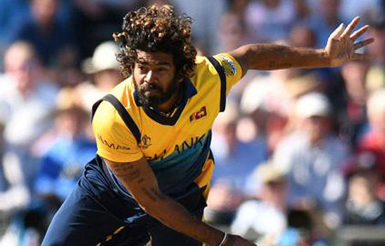 লাসিথ মালিঙ্গা (২০০৭): দক্ষিণ আফ্রিকার বিরুদ্ধে ম্যাচে পরপর চার বলে চার উইকেট নিয়ে হার ম্যাচ প্রায় জিতিয়ে দিচ্ছিলেন তিনি। ৪৪তম ওভারের শেষ দুই বলে শন পোলক, অ্যান্ড্রু হল এবং ৪৬তম ওভারের প্রথম দুই বলে জাক কালিস ও মাখায়া এনতিনিকে আউট করেন তিনি।