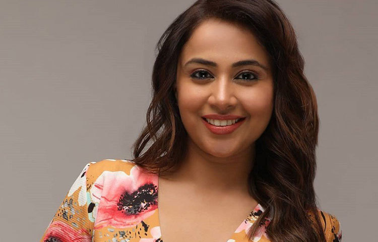 বহু পুরস্কারও রয়েছে তার ঝুলিতে। রয়েছে মিস ইন্ডিয়া মিরচি কুইন বি-এর সম্মান।