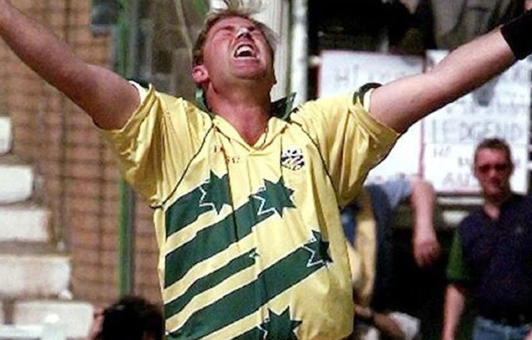 লারা-চন্দ্রপলের জুটি ভালো খেললেও, মাত্র ২৯ রানে শেষ ৬ উইকেট হারিয়ে ম্যাচ হারে ওয়েস্ট ইন্ডিজ। ম্যাচের সেরা শেন ওয়ার্নের ঘূর্ণিতে দিশেহারা হয় ক্যারিবিয়ানরা। ৯ ওভারে ৩৬ রান দিয়ে ৪ উইকেট নেন তিনি।