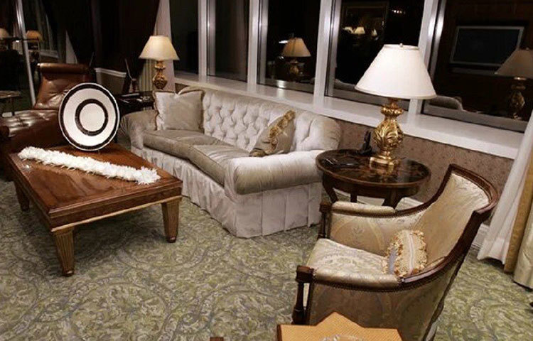 রিসর্টে ২ হাজারেরও বেশি শোয়ার ঘর ছিল। ছিল মাস্টার বেডরুমের মতো বিলাসবহুল সুইট।