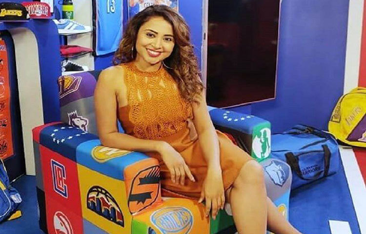 ২০০৯ সালে একটি প্রসাধনী সংস্থা আয়োজিত ‘ফ্রেস ফেস’ প্রতিযোগিতায় তিনি দ্বিতীয় স্থান লাভ করেন।