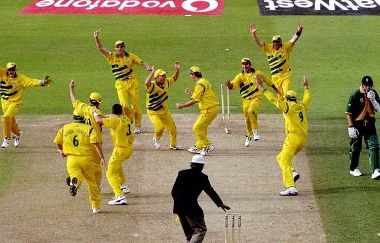 ১৯৯৯ সালের বিশ্বকাপের সেমিফাইনালে ম্যাচ গড়ায় শেষ ওভার অবধি। অস্ট্রেলিয়ার পর পর তিনবার বিশ্ব চ্যাম্পিয়ন হওয়ার শুরু এই বিশ্বকাপেই। অপ্রতিরোধ্য ব্যাগি গ্রিনদের সঙ্গে লড়াই জমে দক্ষিণ আফ্রিকার। প্রথমে ব্যাট করে মাত্র ২১৩ রানে শেষ হয়ে যায় অস্ট্রেলিয়া। বল হাতে দাপট দেখায় শন পলক। ৫ উইকেট নেন তিনি।