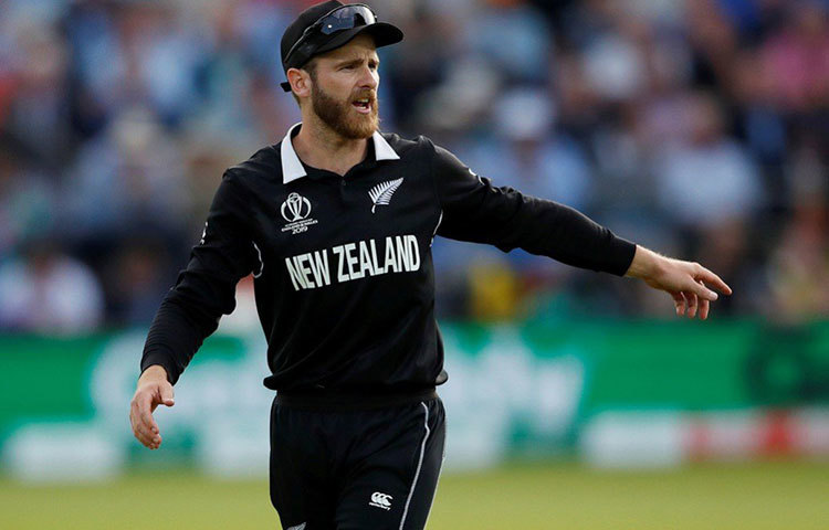 ক্রিকেট বড় অনিশ্চয়তার খেলা। ছোট ছোট ঘটনায় বদলে যায় ইতিহাস। কিউয়ি অধিনায়কের কথায়, ‘ম্যাচ টাই হলে প্রতি বল নিয়ে ভাবনা আসে। মনে হয় যা হয়েছে তা পাল্টে গেলে অন্যরকম হত।’