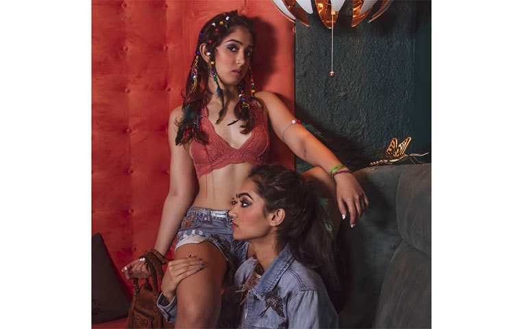 কিছুদিন আগেই বিশেষ বন্ধুর সঙ্গে ইরার নাচের ভিডিও ভাইরাল হয়েছিল সোশ্যাল মিডিয়ায়। তিনি নিজেই শেয়ার করেছিলেন সেই ভিডিও।