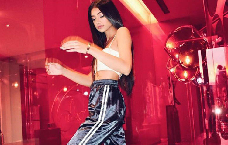 পার্টি করতে, বন্ধুদের সঙ্গে সময় কাটাতে খুবই পছন্দ করেন তিনি।