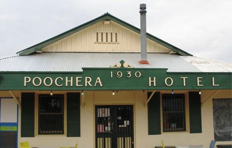 পিঁপড়ের আকর্ষণে বহু পর্যটকও এখানে এসে রাত্রিযাপন করতে শুরু করেন। ক্রমে রাস্তার পাশে রাত্রিযাপন এবং খাওয়াদাওয়ার জন্য একটা রোডহাউস, কতগুলো দোকান গড়ে ওঠে। রাত্রিযাপন না করলেও হাইওয়ে দিয়ে যাওয়া সব গাড়িই এখন পুচেরাতে দাঁড়ায়। সেই সব দোকান থেকে প্রয়োজনীয় জিনিস কেনেন বা কিছুক্ষণ বিশ্রাম নেন।