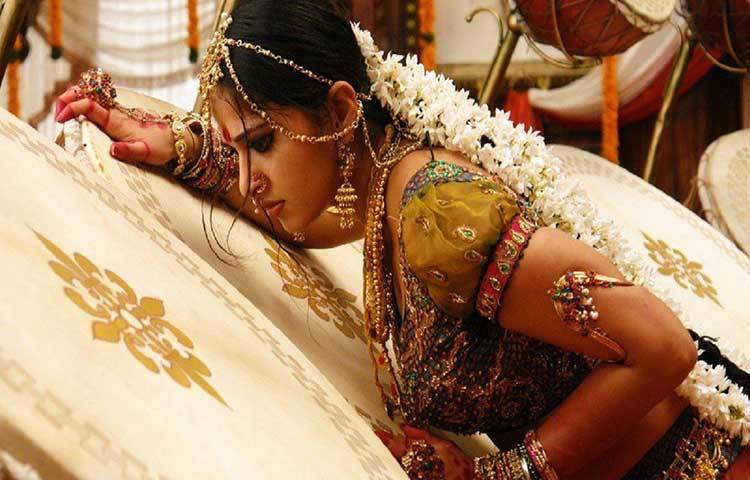 ক্যারিয়ারে একাধিক পুরস্কার জিতেছেন অনুষ্কা। শুধু ‘অরুন্ধতী’র জন্যই পেয়েছিলেন একাধিক পুরস্কার। সেরা অভিনেত্রীর পুরস্কারও পান এই সিনেমার জন্য।