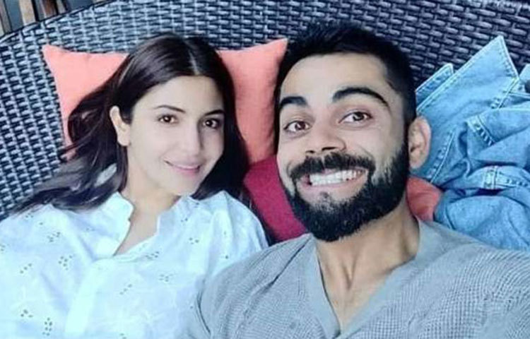 মাঠের কোহলি প্রচণ্ড আগ্রাসী। বিপক্ষকে এক ইঞ্চি জমি ছাড়তে রাজি নন তিনি। আবেগ ঢাকতে পারেন না। কিন্তু মাঠের বাইরেও কোহলি কি এতটাই আগ্রাসী?