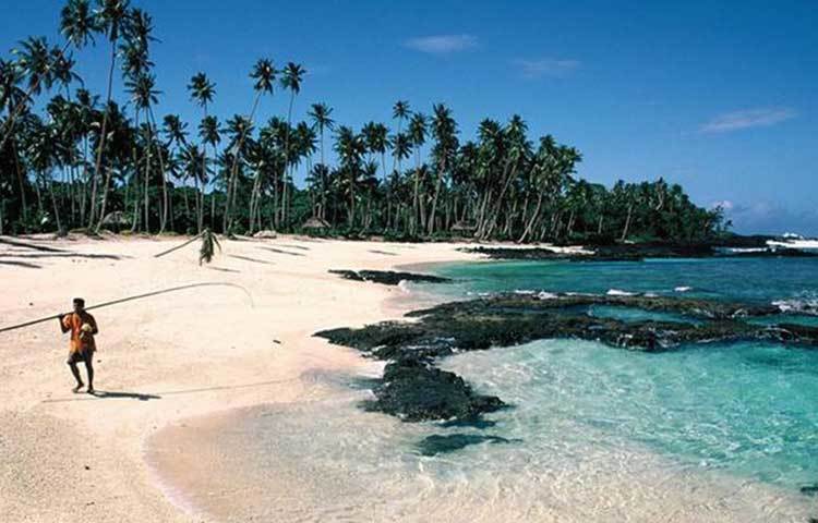 সামোয়া: প্রশান্ত মহাসাগরে অবস্থিত দ্বীপরাজ্যটি নিউজিল্যান্ড থেকে স্বাধীনতা ঘোষণা করে ১৯৬২ সালে। সে যাবত দেশটির কোনো সামরিক বাহিনী নেই। নিউজিল্যান্ড প্রয়োজনে দেশটির প্রতিরক্ষার জন্য সামরিকভাবে হস্তক্ষেপ করতে প্রতিশ্রুতিবদ্ধ।