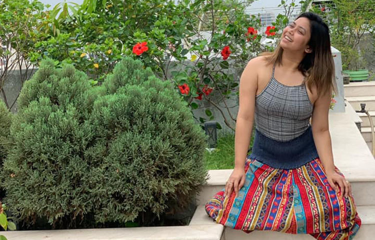 মিষ্টি হাসির ভাবনা।