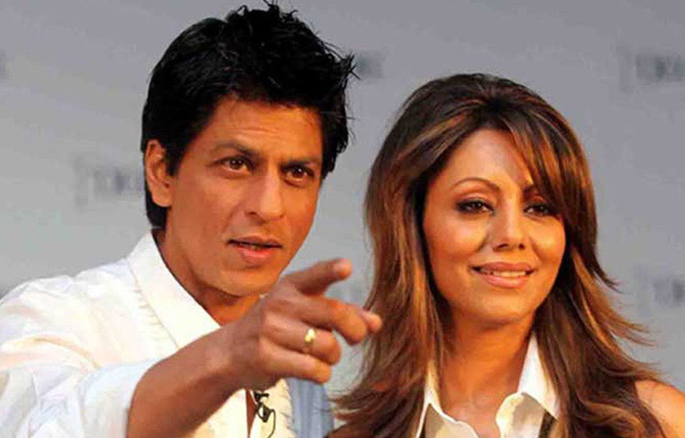 গৌরী বলেন, সিনেমাকে তিনি ভালবেসেছিলেন স্বামীর এত উৎসাহ দেখে। প্রথম দিকে একেবারেই উৎসাহ ছিল না, কারণ তিনি তখন ছোট। ধৈর্যও ছিল কম। অথচ এই গৌরীই ‘ম্যায় হুঁ না’, ‘ডিয়ার জিন্দগি’, ‘ওম শান্তি ওম’-এর প্রযোজক ছিলেন।