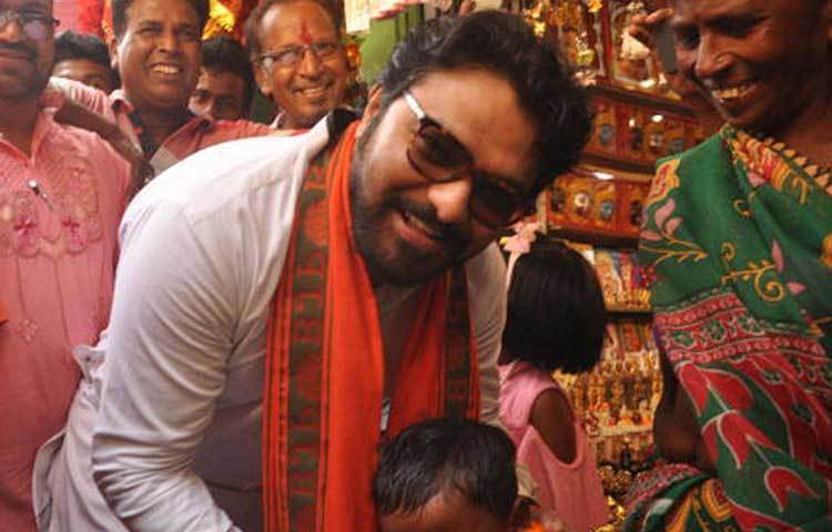 বাবুল সুপ্রিয়: গতবারের সাংসদ বাবুল আসানসোল চষে বেড়িয়েছেন পাঁচ বছর। তার ফলও মিলেছে হাতেনাতে। মুনমুন সেনকে হারিয়ে বিজেপিকে সেখান থেকে জয় পাইয়ে দিয়েছেন তিনি।