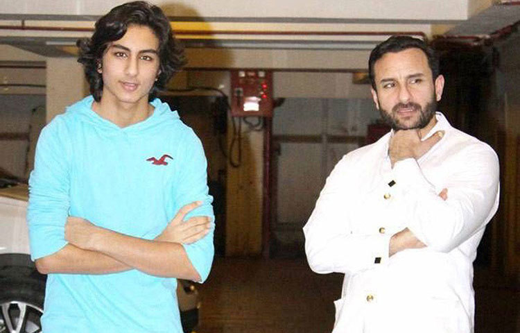 ইব্রাহিম আলি খান-সইফ আলি খান: নবাব পরিবারের বংশধর ইব্রাহিম কিন্তু বাবা সাইফের মতোই। বাবার মতো চুপচাপ থাকতেও পছন্দ করেন তিনি।