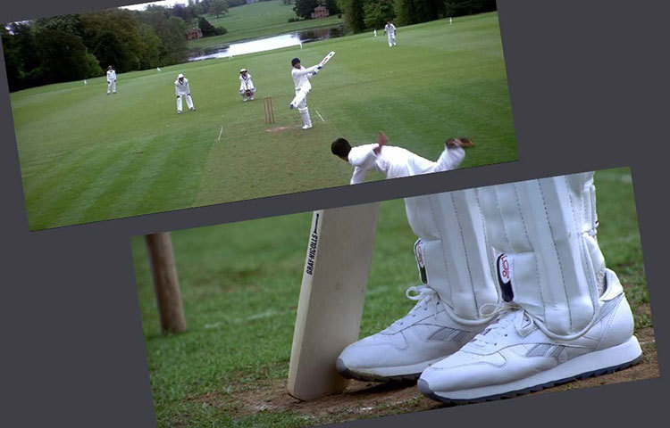 সিনেমার শুরুতেই হৃতিক রোশনকে কলেজের টুর্নামেন্টে ব্যাট করতে দেখা যায়, অথচ তার জুতো পুরো নতুন, চকচকে। লেগে নেই একটুও কাদা বা মাটি। এক ঘণ্টা ধরে ব্যাট করার পরেও জুতোয় একটুও ময়লা নেই!