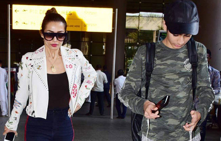 মালাইকা অরোরা: চল্লিশের পরেও যে নতুন করে জীবন শুরু করা যায়, বুঝিয়ে দিয়েছেন মালাইকা। ছেলে আরহানের বয়স ১৬ পেরিয়েছে। কিন্তু মালাইকাকে দেখে তা বোঝার উপায় নেই। আরবাজ খানের সঙ্গে বিবাহ বিচ্ছেদের পর নতুন করে জীবনটাকে উপভোগ করছেন তিনি। পাশাপাশিই ফিটনেস এবং লাক্সারি ক্লোদিংয়ের ব্যবসাও রয়েছে তার।