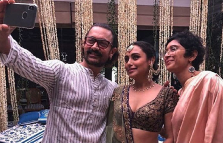 সোনমের বিয়েতে পরিচালক কিরণ রাও এবং আমির খানের সঙ্গে রানি মুখোপাধ্যায়।