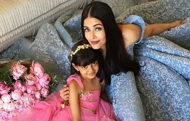 অভিষেক-ঐশ্বর্যার কন্যা আরাধ্যাও মুম্বাইয়ের ধীরুভাই অম্বানী ইন্টারন্যাশনাল স্কুলের ছাত্রী। তবে তাকে বেশ পরেই স্কুলে পাঠানো হয়েছে। বেশ কয়েক বছর হোম স্কুলিং-এর আওতায় ছিল আরাধ্যা। আমেরিকা থেকে মেয়ের জন্য শিক্ষামূলক সিডি আনাতেন অভিষেক আর ঐশ্বর্যা।