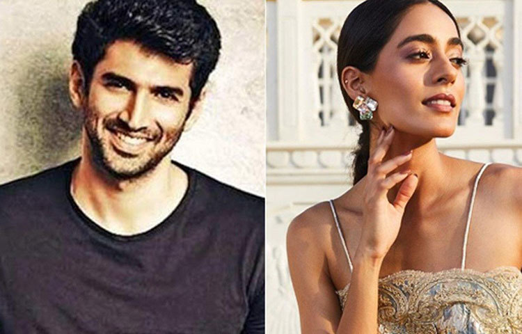 সুপারমডেল দীবা ধাওয়ান। ‘আশিকি-২’ ছবির নায়ক আদিত্য রায় কাপুরের সঙ্গে দীবার প্রেম নিয়ে বহুদিন ধরেই জল্পনা-কল্পনা চলছিল। যদিও দীবাকে কেবলমাত্র বন্ধু বলেই এতদিন দাবি করে এসেছেন আদিত্য।