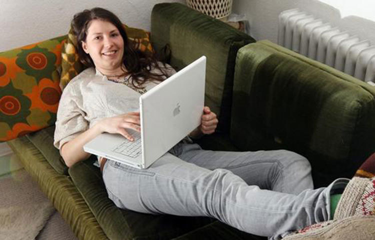 মস্তিষ্কের জন্য ঠান্ডা ঘরই ভালো: গরমের চেয়ে ঠান্ডায় স্মৃতিশক্তি এবং মনোযোগ তিনগুণ বেশি থাকে। এ কথা জানান নিউ সাউথ ওয়েল্স বিশ্ববিদ্যালয়ের অস্ট্রেলিয়ান মনোবিজ্ঞানী প্রফেসার ইয়োসেফ ফোরগাস। এছাড়া ঠান্ডা ঘর মাথাকেও ঠান্ডা রাখে, তাই ঘরের তাপমাত্রা কখনো ২১ ডিগ্রি সেলসিয়াসের বেশি রাখা ঠিক নয়, জানান তিনি।