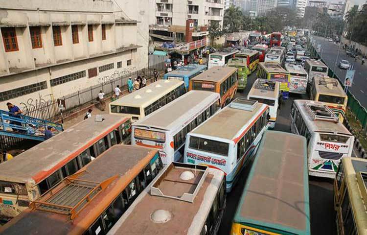 বড় সমস্যা যানজট: এশিয়ার অনেক বড় শহরেই যানজট বড় সময়ে। তবে ‘রাশ আওয়ার’, অর্থাৎ ব্যস্ত সময়ে যানজটের হিসেবে ঢাকার অবস্থা সম্ভবত সবচেয়ে খারাপ।
