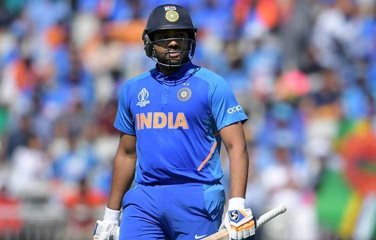 ২০১৫ বিশ্বকাপে রুবেল হুসেনের বলে রোহিত শর্মার আউটকে কেন্দ্র তৈরি হয় প্রবল বিতর্ক। রোহিত তখন ব্যাট করছিলেন ৯০ রানে। সেই অবস্থায় রোহিত প্যাভিলিয়নে ফিরে গেলে চাপে পড়তে পারত ভারত। কিন্তু আম্পায়ার আলিম দার হুসেনের ফুলটস বলটিকে কোমরের ওপর নির্ধারণ করে নো বল ডাকেন। অনেকেরই মতে বলটি কোমরের নিচে ছিল। শুরু হয় তীব্র বিতর্ক।