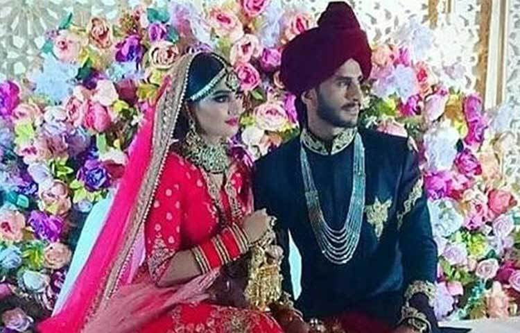 মহসিন খান, শোয়েব মালিকের পর ফের এক পাক ক্রিকেটার ভারতের জামাই হলেন। তিনি পাকিস্তানি পেসার হাসান আলি। ভারতের মেয়ে সামিয়া আরজুর সঙ্গে বিবাহ বন্ধনে আবদ্ধ হলেন তিনি।