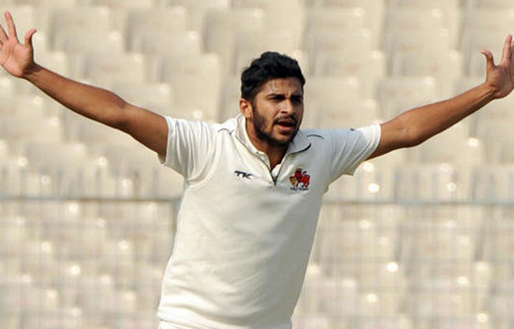 শার্দূল ঠাকুর: নয় নম্বরে নামতে পারেন শার্দূল ঠাকুর। চাহারের সঙ্গে নতুন বলে শুরু করার কথা তারই।