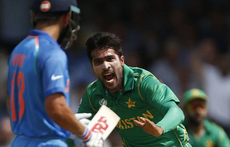 মহম্মদ আমির: পাকিস্তানের বাঁহাতি বোলারটি খেলে ফেলেছেন পঞ্চাশটি একদিনের ম্যাচ। তাকে এক সময় পাকিস্তানের অন্যতম সেরা পেসার বলা হত। শুধু বল নয়, ব্যাট হাতেও প্রয়োজনে রান করার ক্ষমতা আছে।