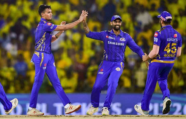 অনূর্ধ্ব ১৬-তে ২০১৩-২০১৪ সালে বিজয় মার্চেন্ট ট্রফিতে তিনবার পাঁচ বা তার একাধিক উইকেট পেয়েছেন রাহুল। ভারতের অনূর্ধ্ব ১৯ দলেও মেলে সুযোগ।