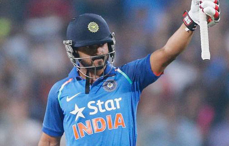 আইপিএল চলাকালীন কাঁধে চোট পেয়েছিলেন কেদার। বিশ্বকাপের কথা মাথায় রেখে চেন্নাই সুপার কিংস কেদারকে বিশ্রাম দিয়েছিল। তবে বিশ্বকাপে ভারতের এক্স ফ্যাক্টর হয়ে উঠতে পারেন তিনি। তবে বয়সের কারণেই ২০২৩ বিশ্বকাপে কেদার খেলতে পারবেন না বলেই মনে হয়। এবার জেনে নিন সম্ভবত ক্যারিয়ারের শেষ বিশ্বকাপ খেলবেন ভারতীয় যে এই চার ক্রিকেট তারকা তাদের নাম।