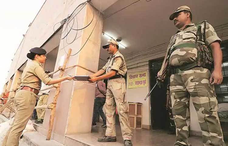 ৫টি ভিভিপ্যাট বেছে নিয়ে গণনা হবে। ভিভিপ্যাটের প্রতিটি ¯িøপ গুনে দেখা হবে।