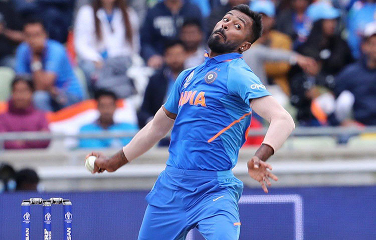 ভারতের জয়ে অন্যতম ভূমিকা নিলেন হার্দিক। আজ তাকে ১০ ওভার বল করতেই হত। এবং বড় রান তাড়া করার জন্য পঞ্চম বোলার হিসাবে তাকেই টার্গেট করেছিলেন বাংলাদেশের ব্যাটসম্যানরা। কিন্তু তিনি ৩ উইকেট তুলে নিয়ে সেই সুযোগটাই দেননি। যার মধ্যে ছিল মহা গুরুত্বপূর্ণ শাকিবের উইকেট।