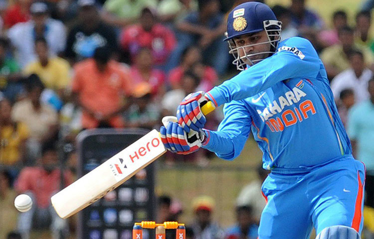 বীরেন্দ্র সেহবাগ: এই তালিকায় সব চেয়ে অবাক করা নাম বোধ হয় তিনিই। ব্যাট হাতে ভারতের বিধ্বংসী ওপেনারদের মধ্যে তিনি অন্যতম। একদিনের ক্রিকেটে ১৫টি শতরানসহ তার সংগ্রহ ৮২৭৩ রান। পেয়েছেন ৯৬টি উইকেটও।