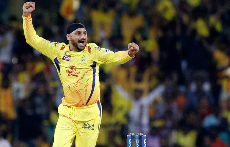 হরভজন সিংহ: দশ নম্বরে নামতে পারেন হরভজন সিংহ। ভাজ্জি দিব্যি খেলেছেন গত ম্যাচগুলিতে। তার অভিজ্ঞতা দলের সম্পদ।