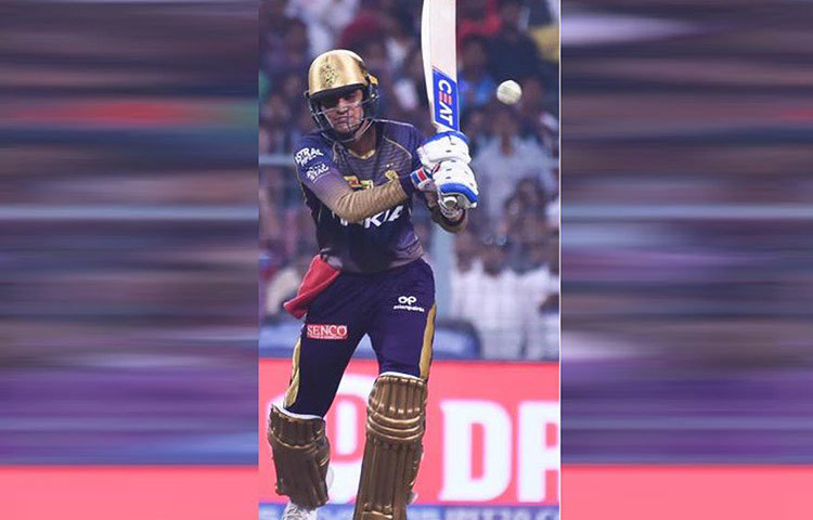 রবীন, কার্তিক, রাণারা তিন-চার-পাঁচ নম্বর জায়গা ধরে রাখায় ফর্মে থাকা শুভমান গিলকে সাতে নামতে হচ্ছে। যা ছন্দহীন মিডল অর্ডারকে আরও সমস্যায় ফেলছে।