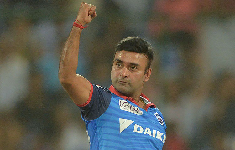 দশ নম্বরে নামতে পারেন অমিত মিশ্র। তার অভিজ্ঞতা দলের বড় ভরসা। অমিত মিশ্র ৪ ওভারে ১৬ রান দিয়ে এক উইকেট নিয়েছেন গত ম্যাচে। তার লেগব্রেক দলের কাজে আসবেই।