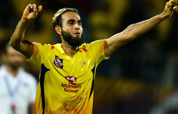 দশ নম্বরে নামতে পারেন ইমরান তাহির। তার অভিজ্ঞতা, তার বোলিং সবটাই দলের অন্যতম সম্পদ। দুরন্ত ফর্মে থাকা তাহিরের মতো বোলার থাকা মানে এমনিতেই আত্মবিশ্বাসী থাকবে টিম।