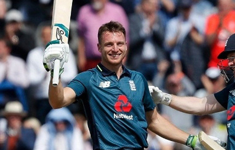 জোস বাটলারের নাম এই তালিকায় সবার আগেই থাকা উচিত। ইংল্যান্ডের আগ্রাসী ব্যাটসম্যান দুরন্ত ফিনিশার। ২২৫১ রান, ৫০-এর চেয়ে বেশি গড় রয়েছে তার। ঈর্ষণীয় স্ট্রাইক রেট ১২৫। শেষ বিশ্বকাপের পর থেকে ৮৫টি ক্যাচ, ২১টি স্টাম্প রয়েছে তার দখলে।