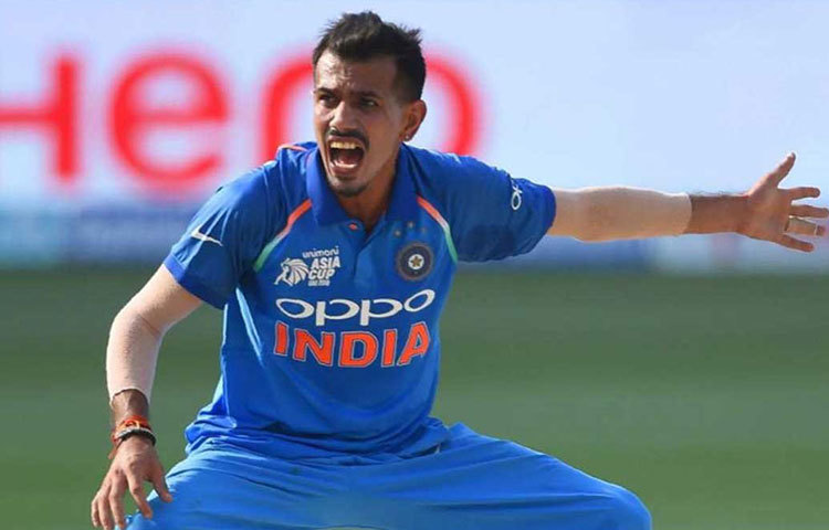 বিশ্বকাপে অভিষেক ম্যাচেই ৫১ রানে চার উইকেটে নিয়েছেন যুজবেন্দ্র চহাল। অস্ট্রেলিয়ার বিরুদ্ধে ডেভিড ওয়ার্নার এবং গ্রেন ম্যাক্সওয়েলের উইকেট নিয়ে ভারতের জয়ের লক্ষ্যে এগিয়ে দিয়েছিলেন। চহালের লেগ-স্পিন সব সময়েই প্রতিপক্ষের ভয়ের কারণ।