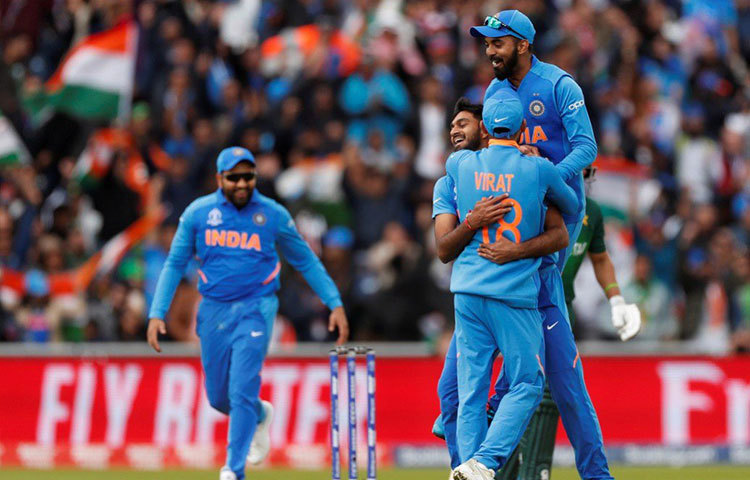 ভারত: এখন পর্যন্ত অপরাজিত বিরাট ব্রিগেড এখন অবধি একটিই ক্যাচ মিস করেছে। ফিটনেসের চরম ফর্মে থাকা ভারতীয় ব্রিগেড ক্যাচ ধরার তালিকায় শীর্ষে রয়েছে।