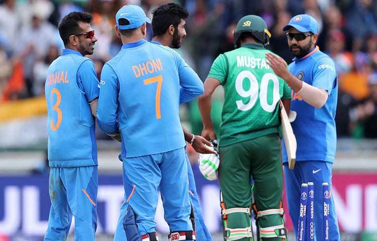 একই কথা প্রযোজ্য মোস্তাফিজুরের ক্ষেত্রেও। বিশ্বের এক নম্বর বোলার যে তাকে ইয়র্কার দেবেন, সেটা প্রায় সবাই জানতেন। বুঝলেন না শুধু বল হাতে ভারতকে পিষে ফেলা ফিজ।