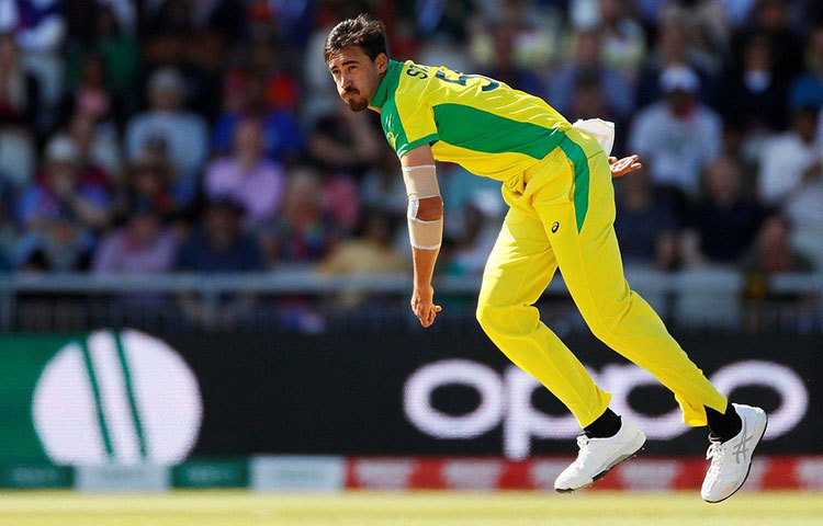 মিচেল স্টার্ক: উইকেট শিকারিদের তালিকায় এই মুহূর্তে ২৬টি উইকেট নিয়ে তিনি শীর্ষে। এই মুহূর্তে যে ফর্মে রয়েছেন বাঁ-হাতি এই বোলার, যে কোনো দলেই প্রধান বোলার হিসেবে জায়গা করে নেবেন নিশ্চিন্তে। অস্ট্রেলিয়ার সর্বকালের সেরা পেসারদের তালিকায় নিজের নাম ইতিমধ্যেই লিখে ফেলেছেন তিনি।