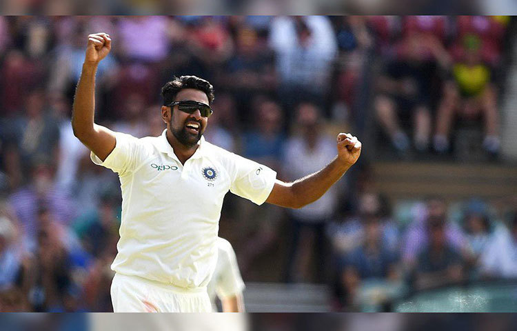 রবিচন্দ্রন অশ্বিন: বহুদিন পর দলে ফিরলেন একসময় ভারতীয় দলের এক নম্বর স্পিনার। তামিলনাড়ু ক্রিকেট লিগেও ভালো ফর্মে ছিলেন না। তাও শেষবারের মতো তাকে সুযোগ দেয়া হল বলে মনে করা হচ্ছে।