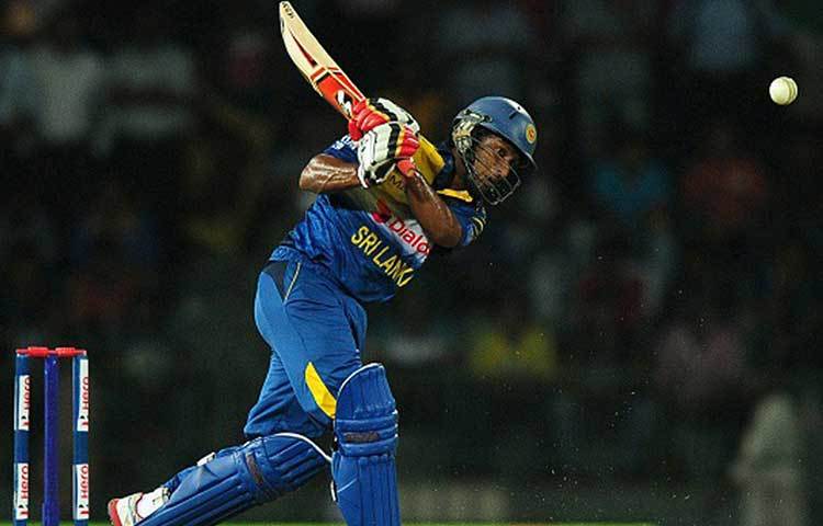 জীবন মেন্ডিস, অলরাউন্ডার: চার বছর ধরে ওয়ানডে ক্রিকেটের সঙ্গে সম্পর্ক নেই মেন্ডিসের। ৫৪টি একদিনের ম্যাচে ৬০৪ রান করেছেন তিনি। মনে করা হচ্ছে, অভিজ্ঞতার কারণেই দলে এসেছেন এই বাঁ-হাতি।